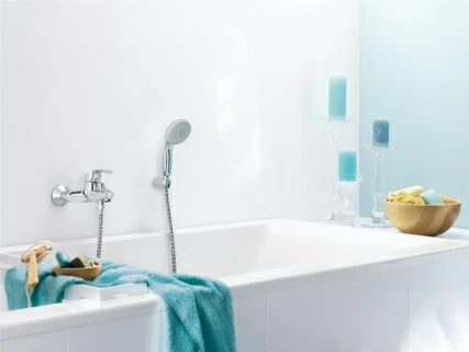 Baterie de cada si dus Grohe Eurosmart cu set de dus si porter