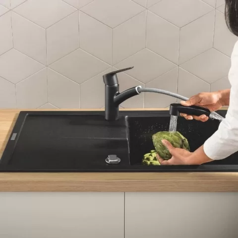 Baterie bucatarie cu dus extractibil Grohe Eurosmart negru mat