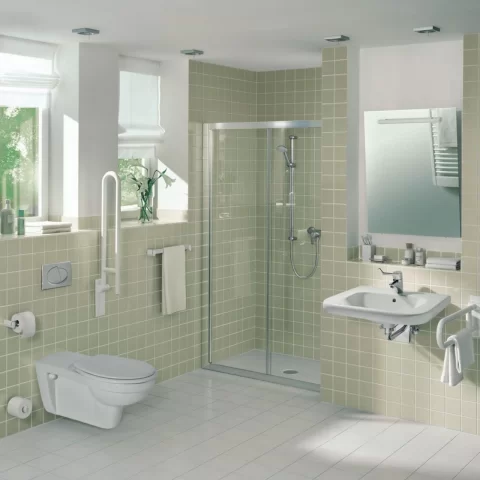 Vas WC suspendat Ideal Standard Contour 21 pentru persoane cu dizabilitati alb