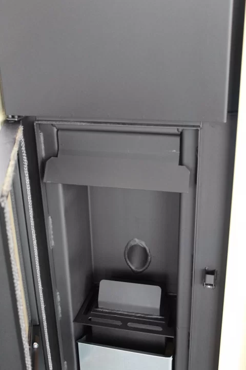 Termosemineu pe peleti Fornello Fiama Confort 25 kw crem